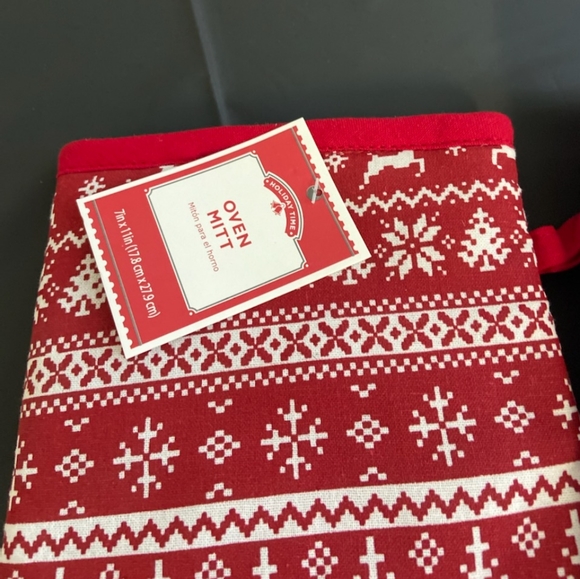 SnowFlake Oven Mittens NWT - Picture 3 of 3